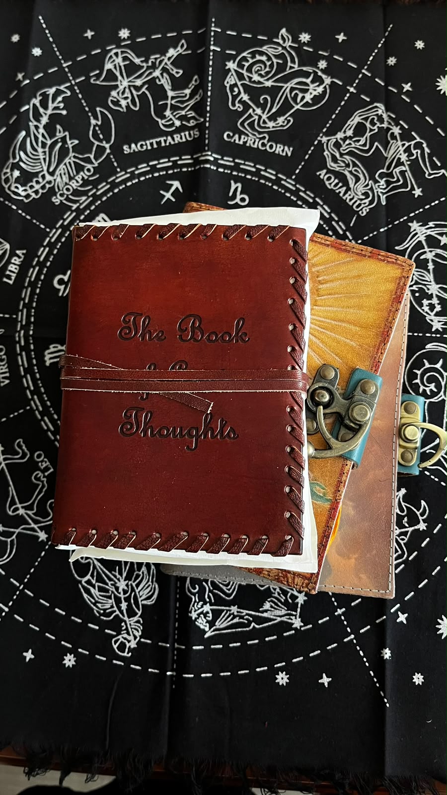 Agendă de piele lucrată manual -  The book of good thoughts